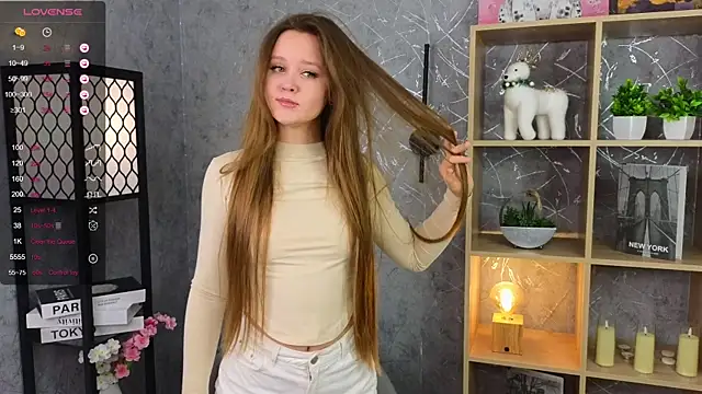 Snapshot of ElenoreReth chatting on December 18, 2:39 am ElenoreReth online show from December 18, 2:39 am