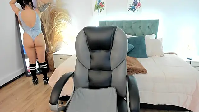 Snapshot of Antonela_vargas chatting on November 13, 12:15 pm Antonela vargas online show from November 13, 12:15 pm