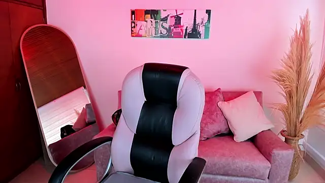 Snapshot of Antonela_vargas chatting on November 21, 12:15 pm Antonela vargas online show from November 21, 12:15 pm