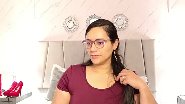 Michell Monet online show from April 30, 11:49 am