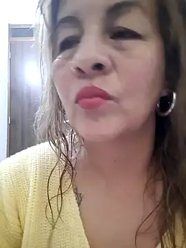 Snapshot of Abby-Blonde chatting on November 16, 9:31 pm Abby-Blonde online show from November 16, 9:31 pm