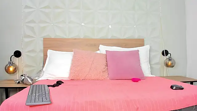 ValeryTrans  online show from February 19, 1:18 pm