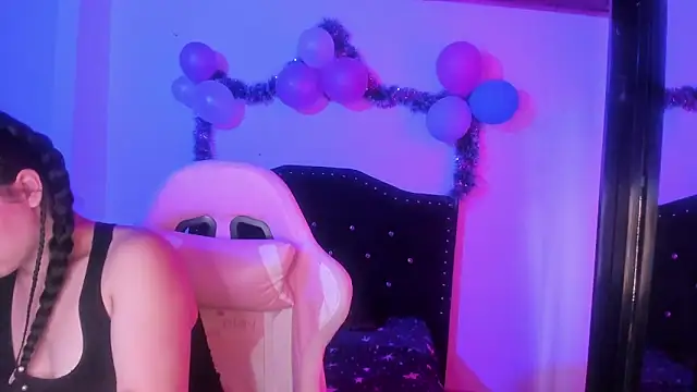 Snapshot of kitty__chs chatting on February 5, 8:46 pm kitty chs online show from February 5, 8:46 pm