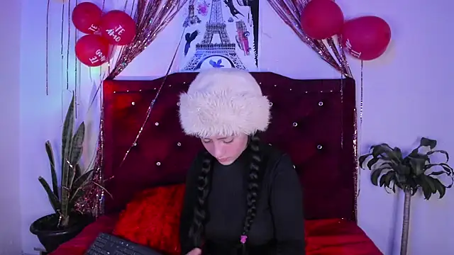 Snapshot of kitty__chs chatting on February 18, 3:19 pm kitty chs online show from February 18, 3:19 pm