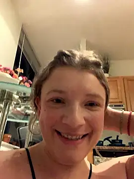 Snapshot of Seturselfonfire chatting on October 4, 2:31 am Seturselfonfire online show from October 4, 2:31 am