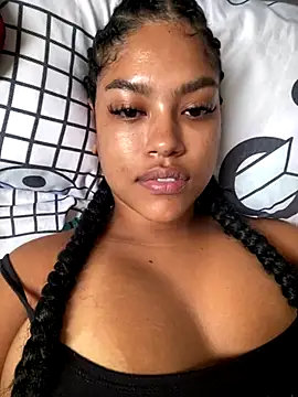 miiabrown18 online show from November 3, 11:55 am