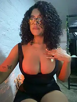 miiabrown18 online show from June 4, 11:44 pm