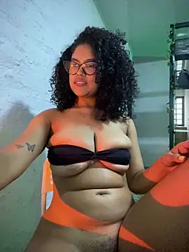 miiabrown18 online show from June 6, 12:43 pm