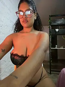 miiabrown18 online show from June 14, 8:49 am