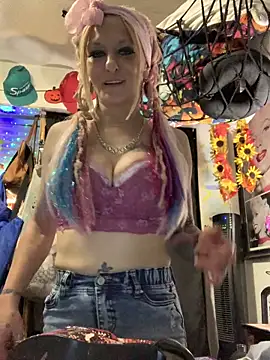 blondebarbiebae online show from March 3, 10:37 pm