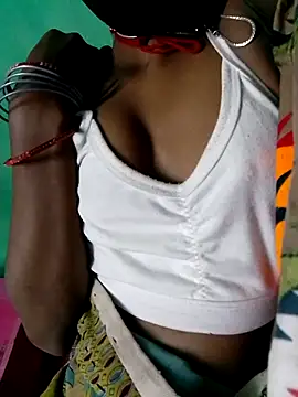 Snapshot of Cuty_kinjal chatting on October 26, 9:42 pm Cuty kinjal online show from October 26, 9:42 pm