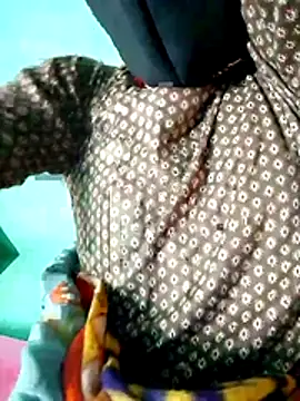 Snapshot of Cuty_kinjal chatting on October 30, 8:53 pm Cuty kinjal online show from October 30, 8:53 pm