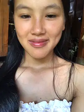 Snapshot of Mai_lovely chatting on September 28, 3:45 am Mai lovely online show from September 28, 3:45 am