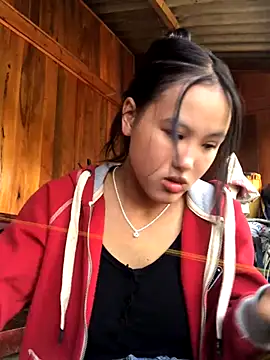 Snapshot of Mai_lovely chatting on October 30, 2:24 am Mai lovely online show from October 30, 2:24 am