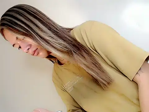 Snapshot of ashley_bombshell chatting on June 22, 9:56 pm ashley bombshell online show from June 22, 9:56 pm