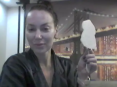 Snapshot of Selirine chatting on October 12, 8:02 am Selirine online show from October 12, 8:02 am