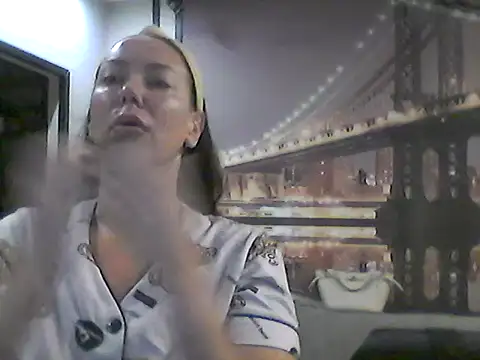 Snapshot of Selirine chatting on October 20, 10:38 am Selirine online show from October 20, 10:38 am