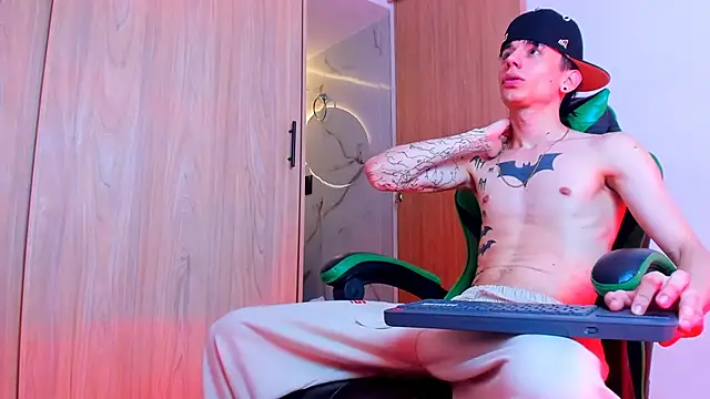 Skinny batman online show from March 5, 1:51 pm