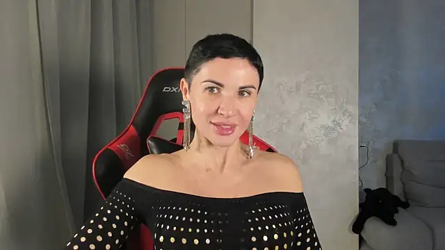 Angel iam online show from December 15, 7:07 pm