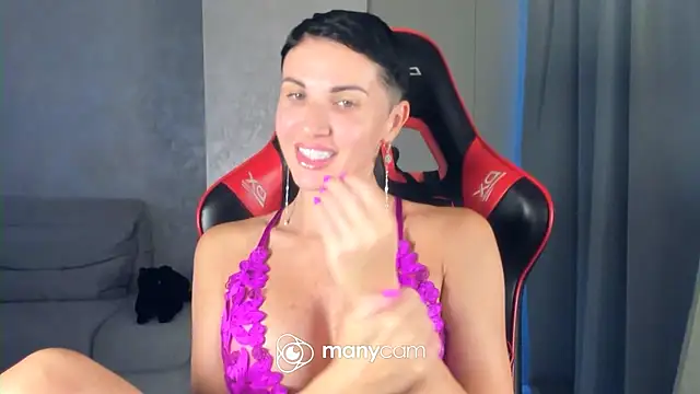 Snapshot of Angel_iam chatting on July 15, 5:18 pm Angel iam online show from July 15, 5:18 pm
