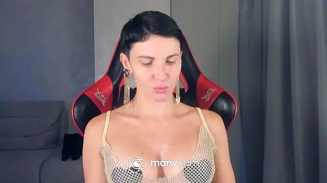 Snapshot of Angel_iam chatting on July 16, 5:41 pm Angel iam online show from July 16, 5:41 pm