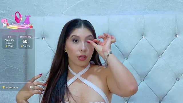 Ashley-Whitee online show from July 21, 8:33 pm
