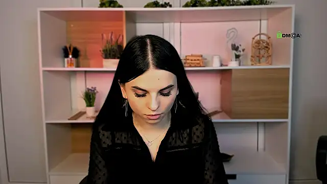 nicole muah online show from December 3, 5:22 pm