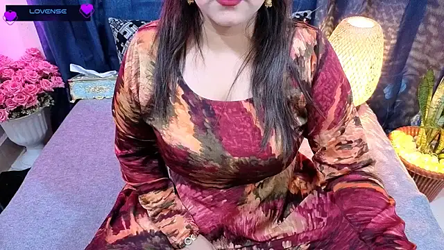 Snapshot of Sanvi-Queen chatting on December 19, 6:20 am Sanvi-Queen online show from December 19, 6:20 am