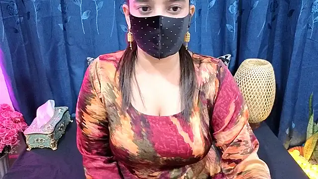 Snapshot of Sanvi-Queen chatting on December 21, 7:10 pm Sanvi-Queen online show from December 21, 7:10 pm