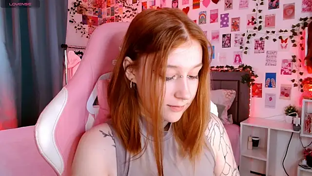 Snapshot of Ayla_Hicks chatting on November 8, 3:18 am Ayla Hicks online show from November 8, 3:18 am