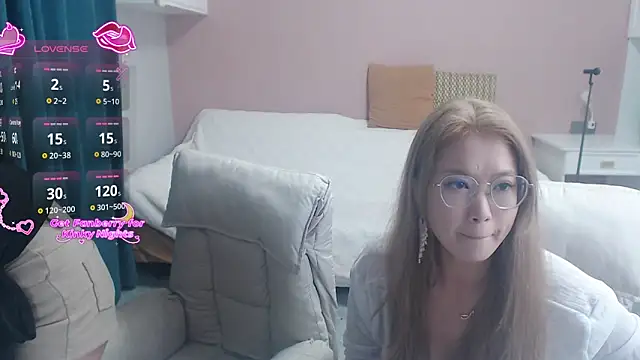 Snapshot of redrose520 chatting on March 1, 12:29 pm redrose520 online show from March 1, 12:29 pm