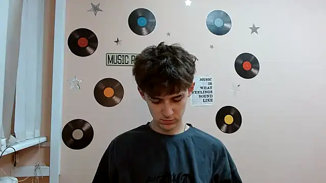 Hoot Dude  online show from November 7, 2:50 pm