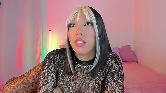 emily  walker online show from May 15, 11:23 pm