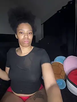 Snapshot of YeahhhitsBreezy chatting on June 5, 2:18 am YeahhhitsBreezy online show from June 5, 2:18 am