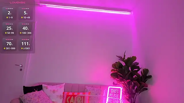 TiaBelle online show from October 11, 5:44 pm