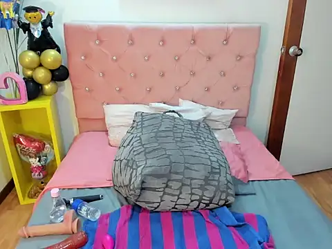 tinalorenz  online show from October 30, 2:18 pm