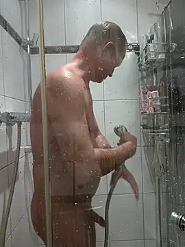 Snapshot of TommyTom76 chatting on October 10, 6:29 pm TommyTom76 online show from October 10, 6:29 pm