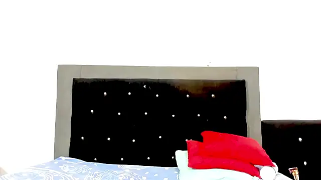 vfridaper online show from May 1, 4:44 pm