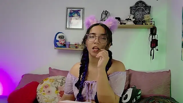 LucyDerby online show from December 2, 2:06 am