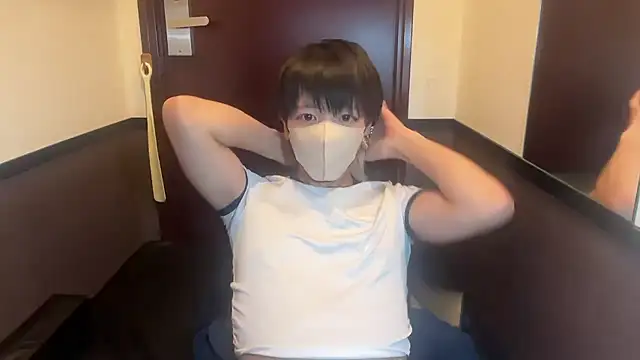 Snapshot of tora3220 chatting on October 3, 12:24 pm tora3220 online show from October 3, 12:24 pm