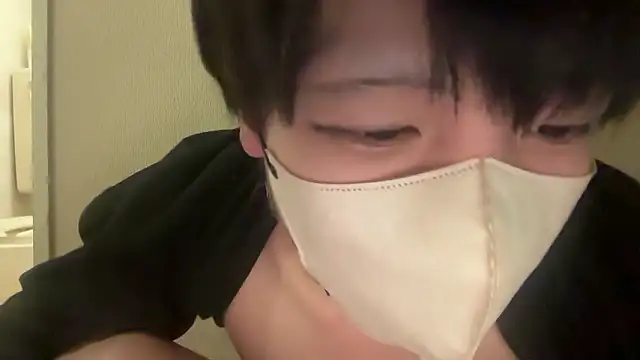 Snapshot of tora3220 chatting on October 25, 4:57 pm tora3220 online show from October 25, 4:57 pm