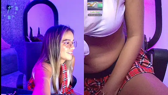 Snapshot of Sally_Ricci chatting on October 23, 4:45 am Sally Ricci online show from October 23, 4:45 am