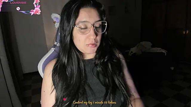 Snapshot of tellmemaddie chatting on July 14, 3:11 am tellmemaddie online show from July 14, 3:11 am
