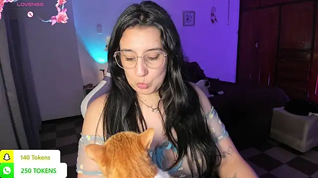 Snapshot of tellmemaddie chatting on July 31, 12:10 am tellmemaddie online show from July 31, 12:10 am