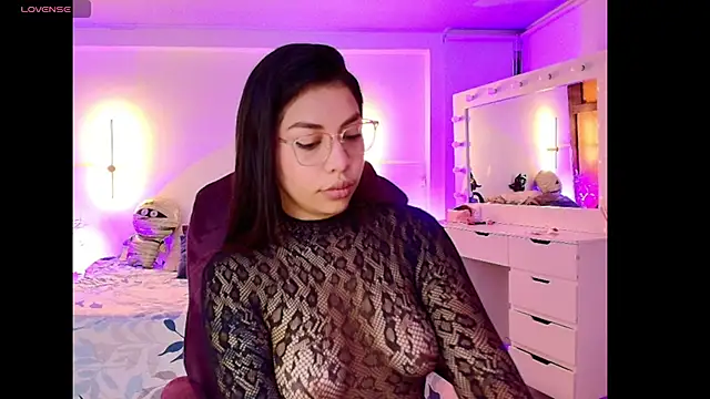 kloe28 online show from November 6, 3:51 am