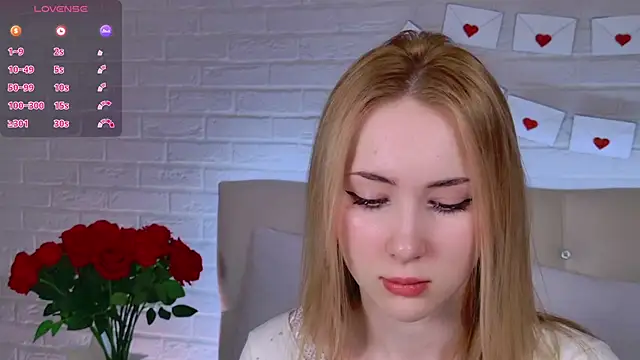 Snapshot of LiraKink chatting on February 11, 3:55 am LiraKink online show from February 11, 3:55 am