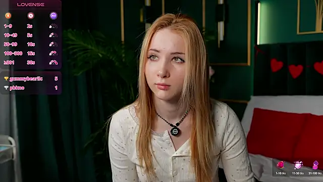 Snapshot of LiraKink chatting on February 17, 4:42 am LiraKink online show from February 17, 4:42 am