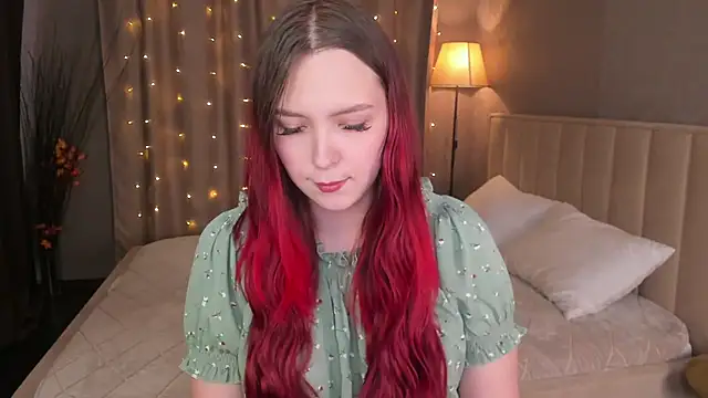 Snapshot of Monica__Queen chatting on October 13, 5:29 am Monica Queen online show from October 13, 5:29 am