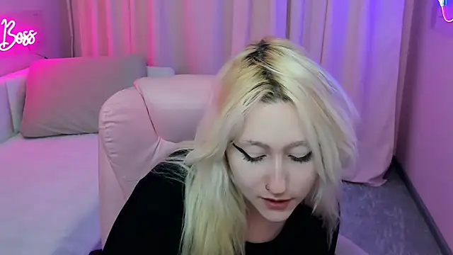 JuliaSharkk online show from September 24, 3:37 pm