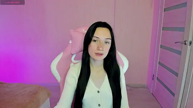 Snapshot of Arina_Meow19 chatting on October 8, 6:00 am Arina Meow19 online show from October 8, 6:00 am